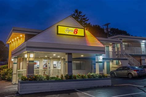 super 8 motel senior discount.